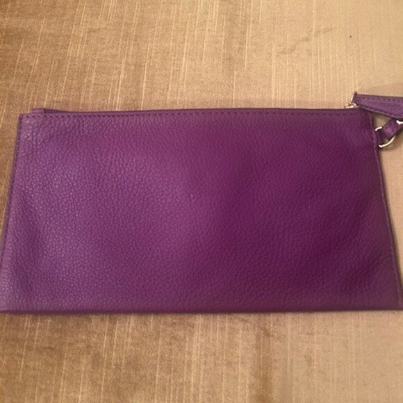 NWOT Violet Michael Kors wristlet - Picture 3 of 6